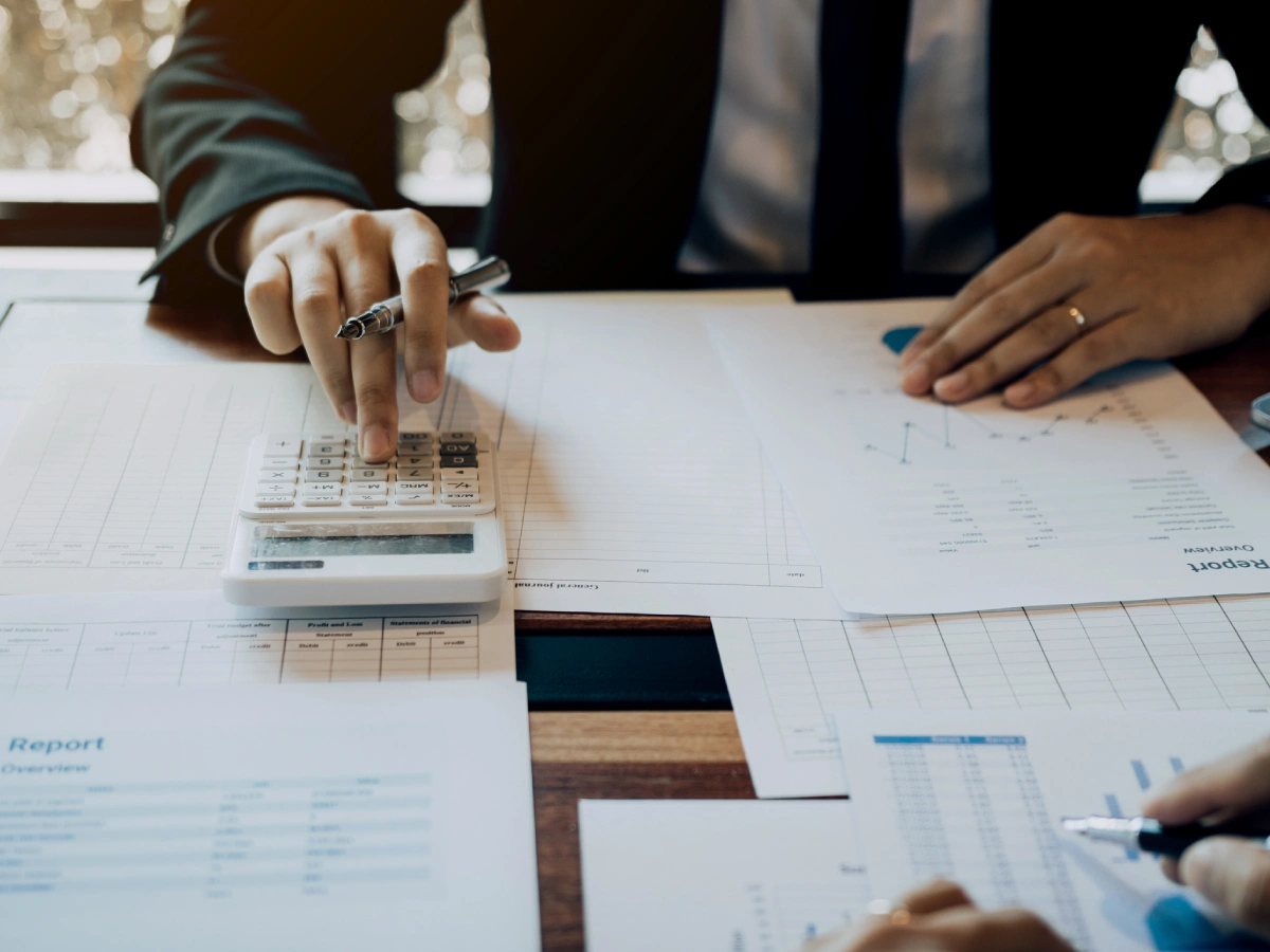 Financial analysis with charts and calculator